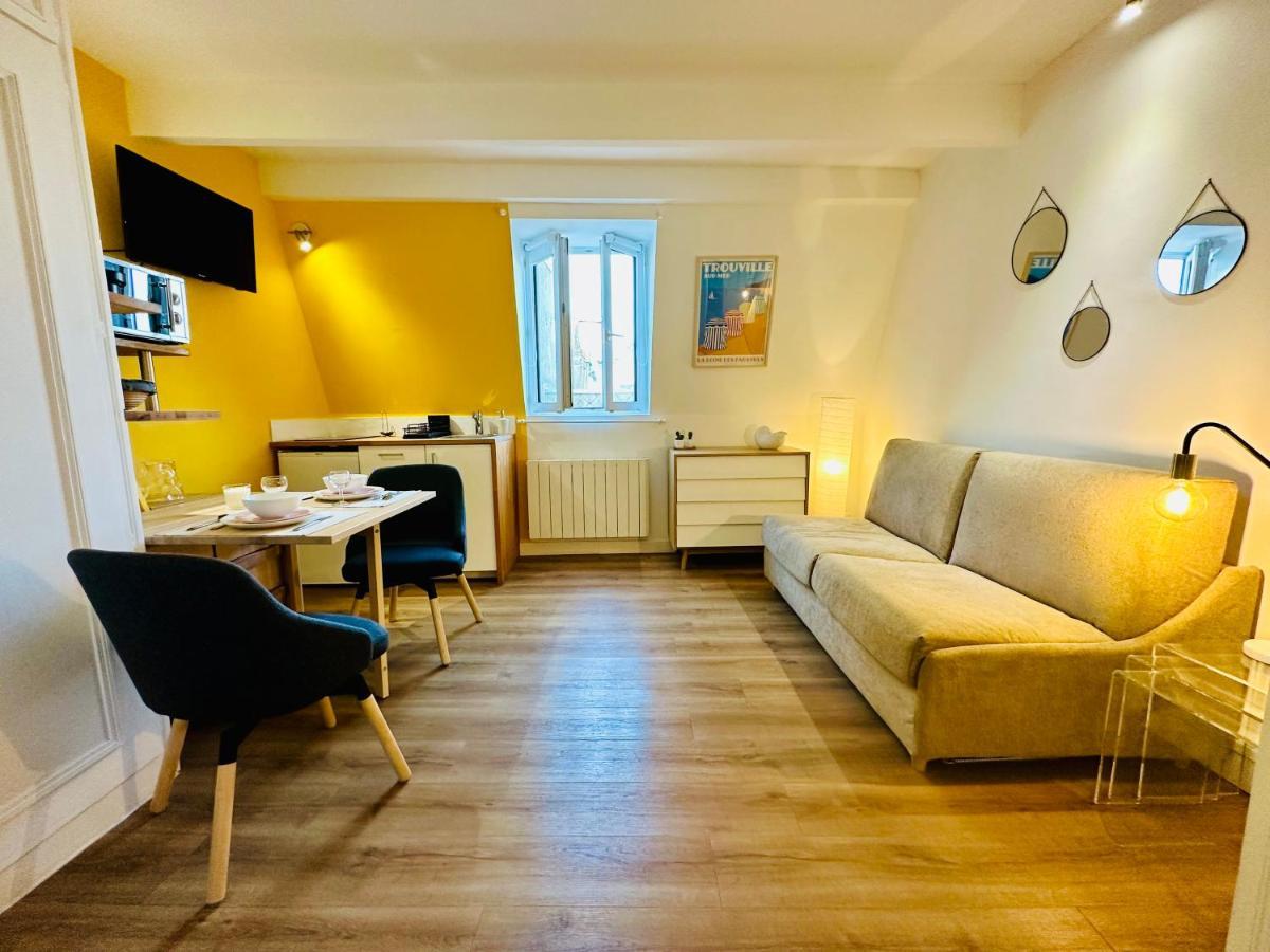 Studio Hissez Haut - Idealement Place, Plage, Restaurants, Commerces Trouville-sur-Mer Dış mekan fotoğraf